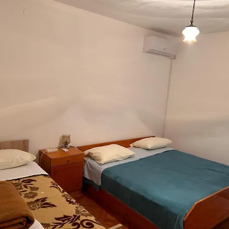 Apartman Ella *