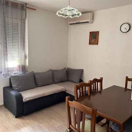 Apartman Ella Appartamento *